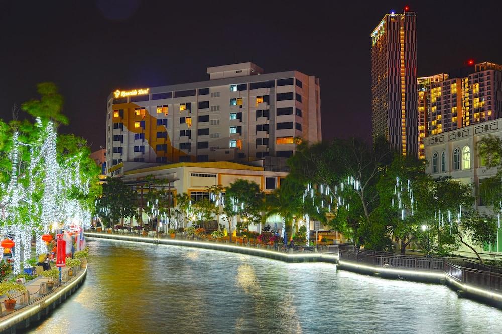 Wana Riverside Hotel Malacca Buitenkant foto